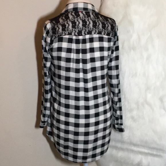 BONGO Black & White Button Down Top W/Blk Lace EUC - Picture 3 of 7